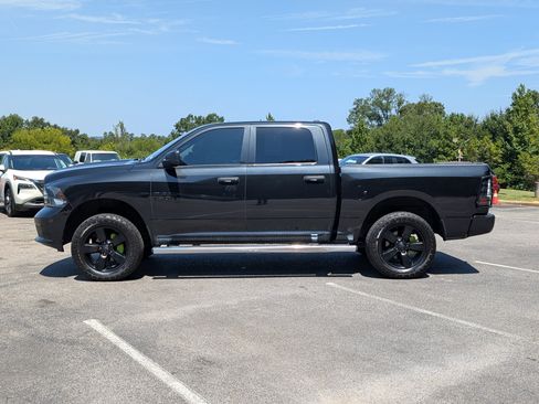 Used 2017 RAM 1500 Express w/ Black Ram 1500 Express Group AWD/4WD image 6