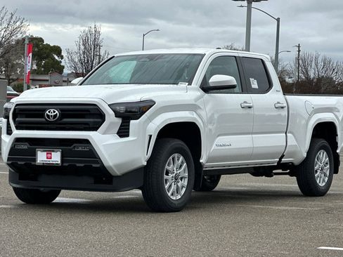 New 2026 Toyota Tacoma SR5 image 7