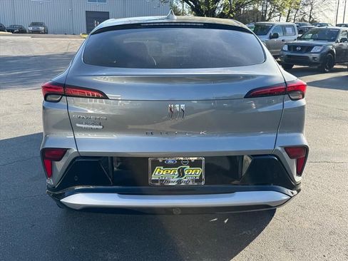 Used 2025 Buick Envista Sport Touring w/ Advanced Safety Package image 4