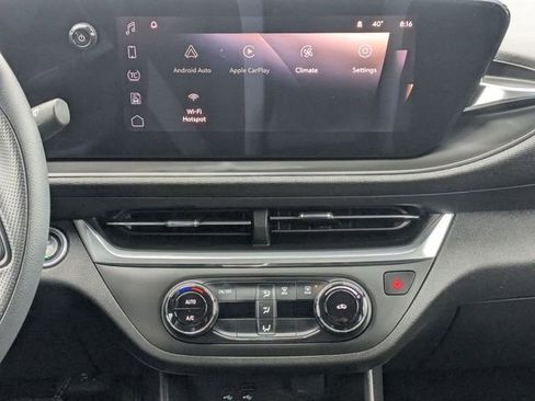 Used 2024 Buick Envista Preferred image 25