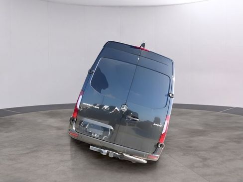 Used 2024 Mercedes-Benz Sprinter 2500 image 6