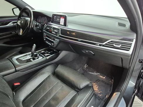 Used 2019 BMW 740i w/ Executive Package RWD image 21