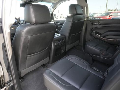 Used 2020 Chevrolet Suburban LT w/ Luxury Package image 12