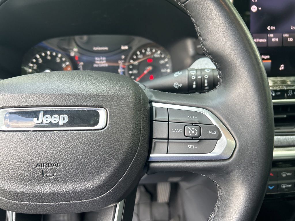 Used 2022 Jeep Compass Latitude w/ Sun and Sound Group AWD/4WD image 24