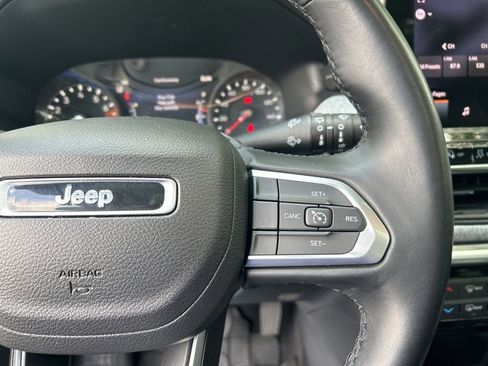 Used 2022 Jeep Compass Latitude w/ Sun and Sound Group AWD/4WD image 24