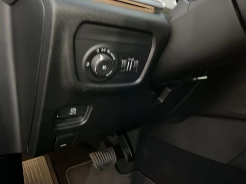 New 2025 Jeep Grand Cherokee Limited w/ Black Appearance Package image 26