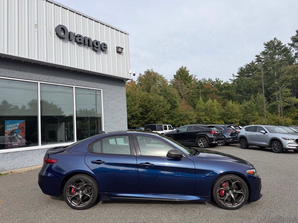 Used 2019 Alfa Romeo Giulia Ti AWD/4WD image 7