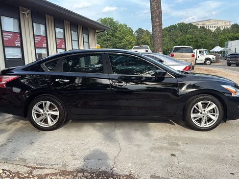Used 2013 Nissan Altima 2.5 SV FWD image 4