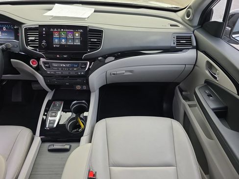 Used 2021 Honda Pilot Touring image 16