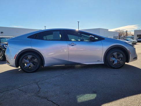 Used 2023 Toyota Prius LE image 7