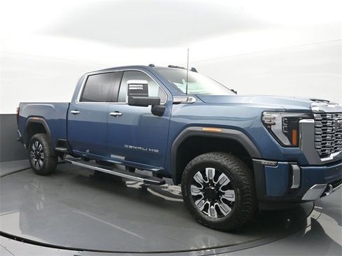New 2025 GMC Sierra 2500 Denali w/ Denali Reserve Package image 7