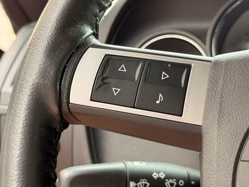 Used 2010 Dodge Challenger SRT8 RWD image 17
