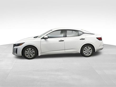 Used 2025 Nissan Sentra S FWD image 2