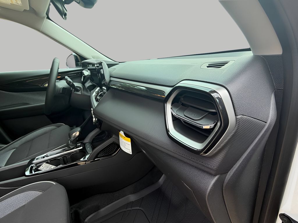New 2026 Chevrolet TrailBlazer LT w/ Midnight Edition FWD image 10