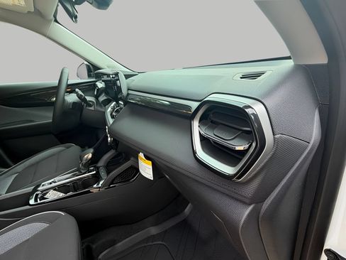 New 2026 Chevrolet TrailBlazer LT w/ Midnight Edition FWD image 10