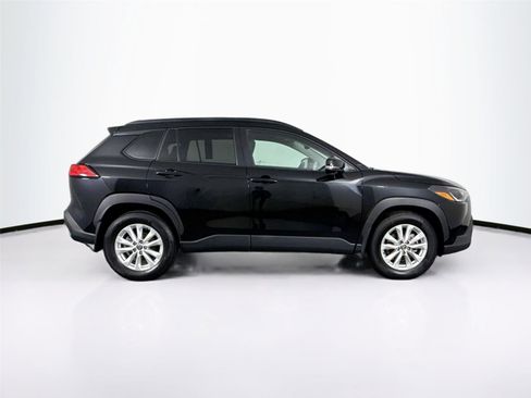 Certified 2024 Toyota Corolla Cross LE w/ Moonroof Package AWD/4WD image 10