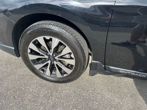 Used 2017 Subaru Outback 2.5i Limited w/ Popular Package #5 image 11