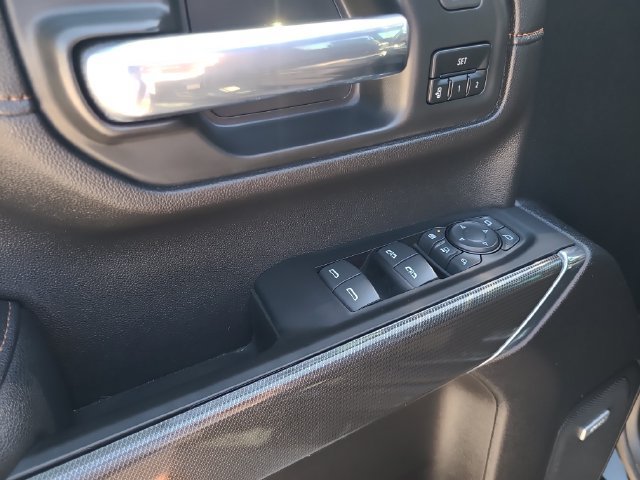 Used 2023 GMC Sierra 2500 AT4 w/ AT4 Premium Plus Package AWD/4WD image 18