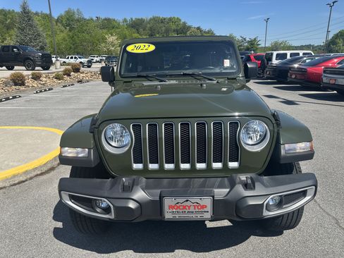 Used 2022 Jeep Wrangler Unlimited Sahara w/ Cold Weather Group AWD/4WD image 4