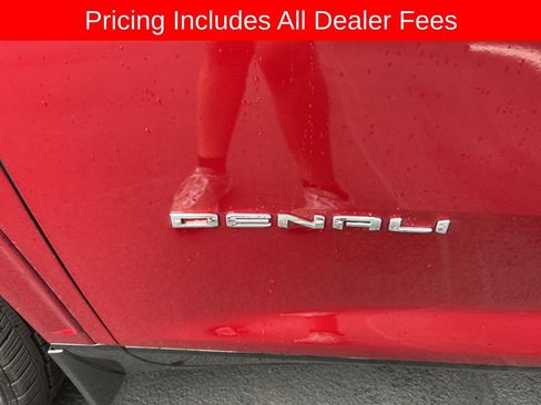 Used 2025 GMC Acadia Denali w/ Super Cruise Package FWD image 3