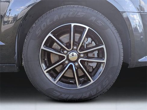 Used 2017 Dodge Grand Caravan SE image 10