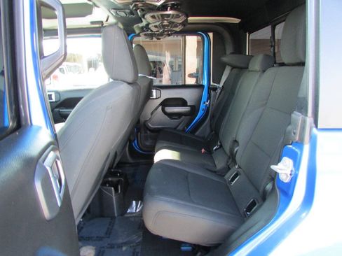 Used 2023 Jeep Gladiator Sport AWD/4WD image 34