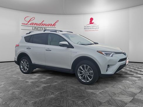 Used 2018 Toyota RAV4 Limited image 7