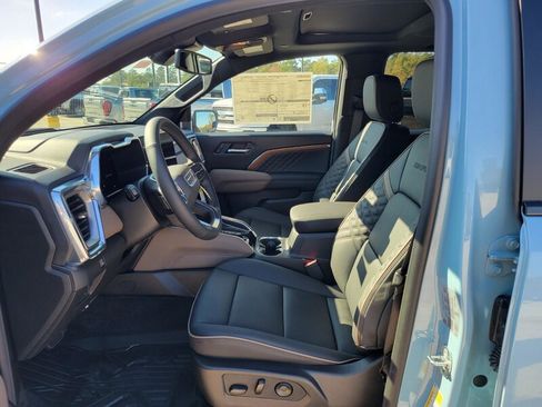 New 2026 GMC Canyon Denali image 10