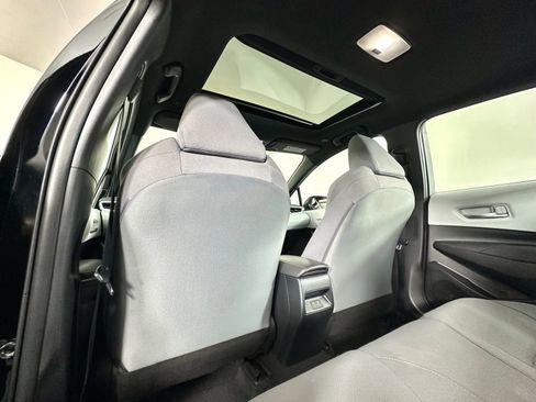 Used 2023 Toyota Corolla SE w/ SE Premium Package FWD image 18