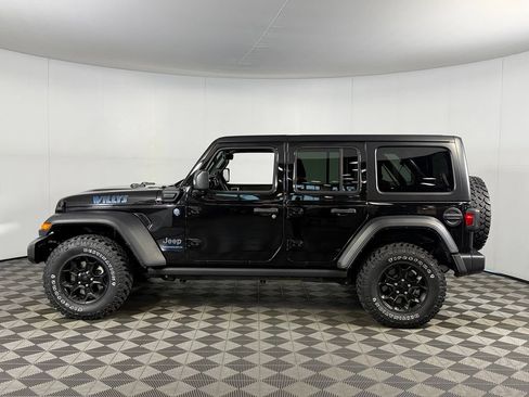 Used 2023 Jeep Wrangler Unlimited w/ 8.4" Radio Group AWD/4WD image 9