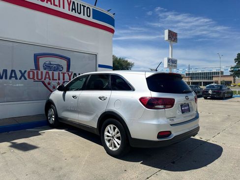 Used 2019 Kia Sorento L FWD image 33
