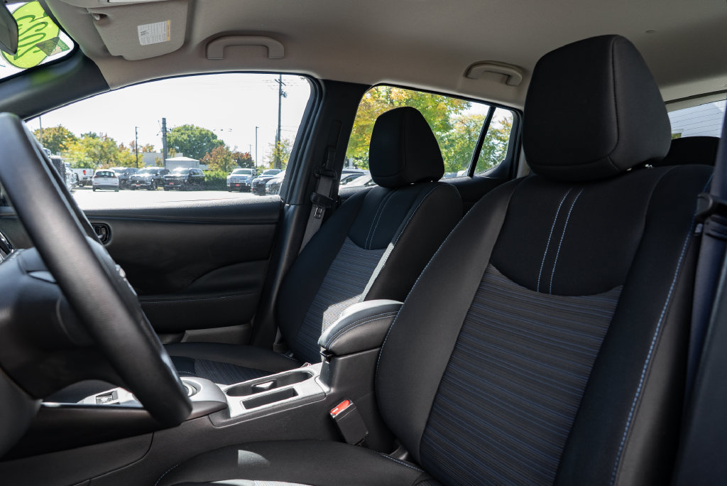 Used 2025 Nissan Leaf S FWD image 19