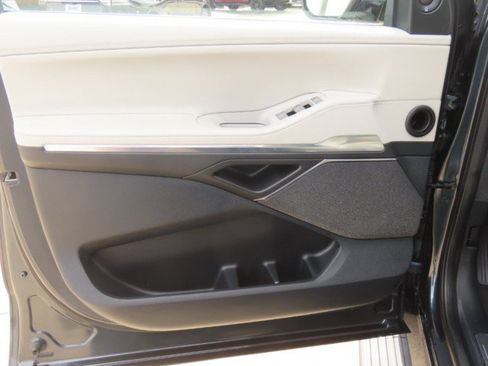 Used 2025 Lincoln Navigator Reserve AWD/4WD image 24