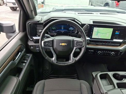 Certified 2025 Chevrolet Silverado 2500 LT w/ Convenience Package AWD/4WD image 11