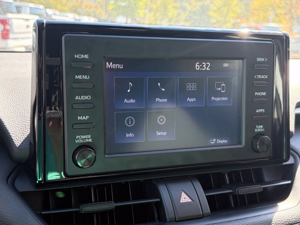 Used 2019 Toyota RAV4 LE FWD image 21