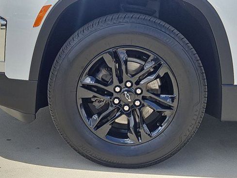 Used 2023 Chevrolet Traverse LS w/ Midnight/Sport Edition FWD image 32