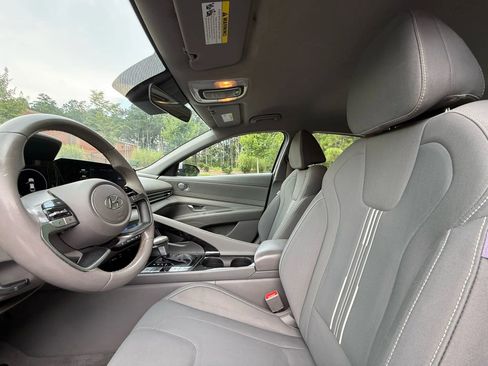 Used 2021 Hyundai Elantra SEL w/ Convenience Package image 13