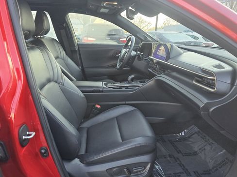 Certified 2023 Toyota Crown Platinum image 12