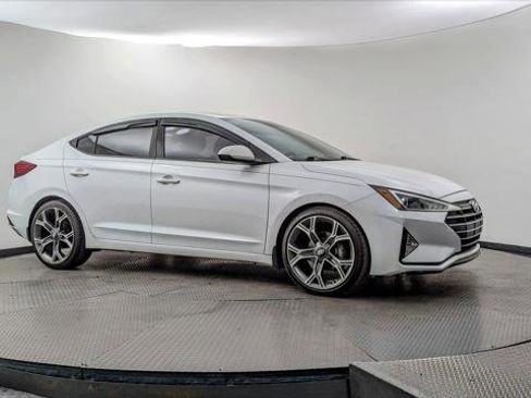 Used 2019 Hyundai Elantra SE image 11