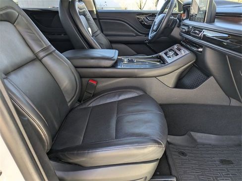 Certified 2022 Lincoln Aviator Reserve image 28