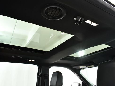 Used 2019 Ford Explorer XLT w/ Equipment Group 202A AWD/4WD image 18