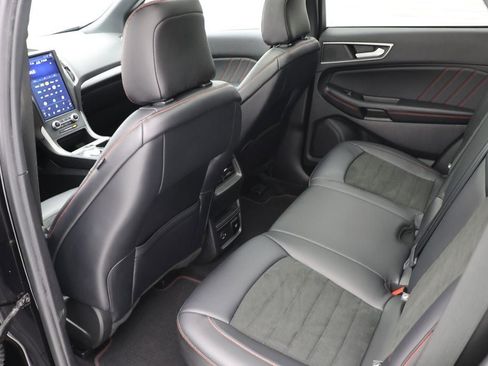 Used 2022 Ford Edge ST-Line image 11