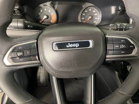 Used 2022 Jeep Compass Latitude AWD/4WD image 30