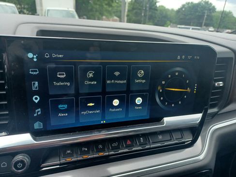 Used 2025 Chevrolet Silverado 1500 High Country AWD/4WD image 12