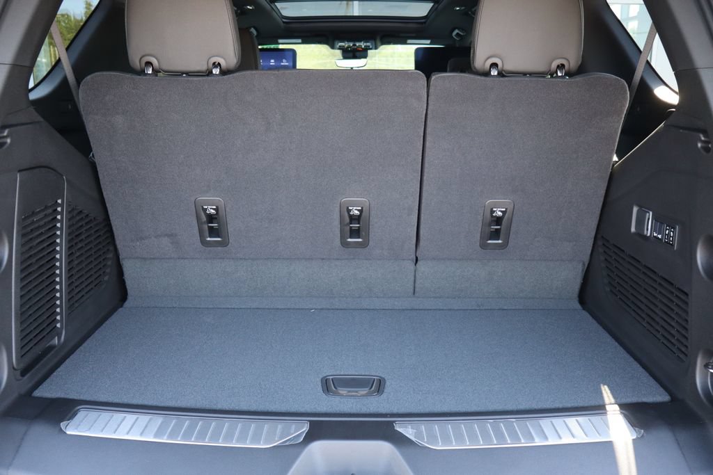 New 2026 Chevrolet Tahoe High Country AWD/4WD image 30