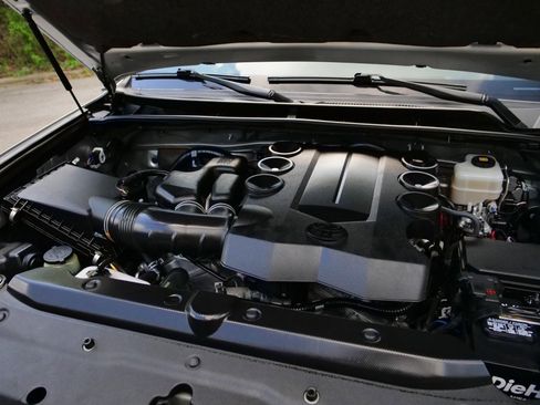Used 2020 Toyota 4Runner SR5 Premium AWD/4WD image 41