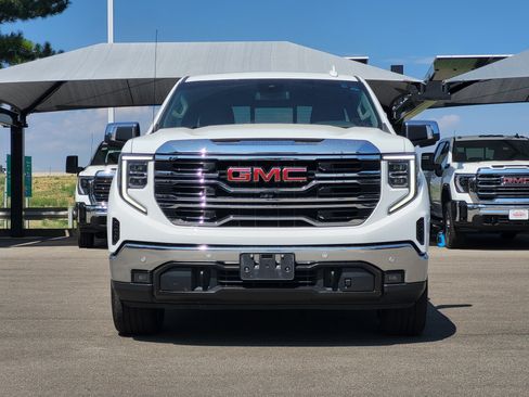 Used 2024 GMC Sierra 1500 SLT w/ SLT Premium Plus Package AWD/4WD image 2