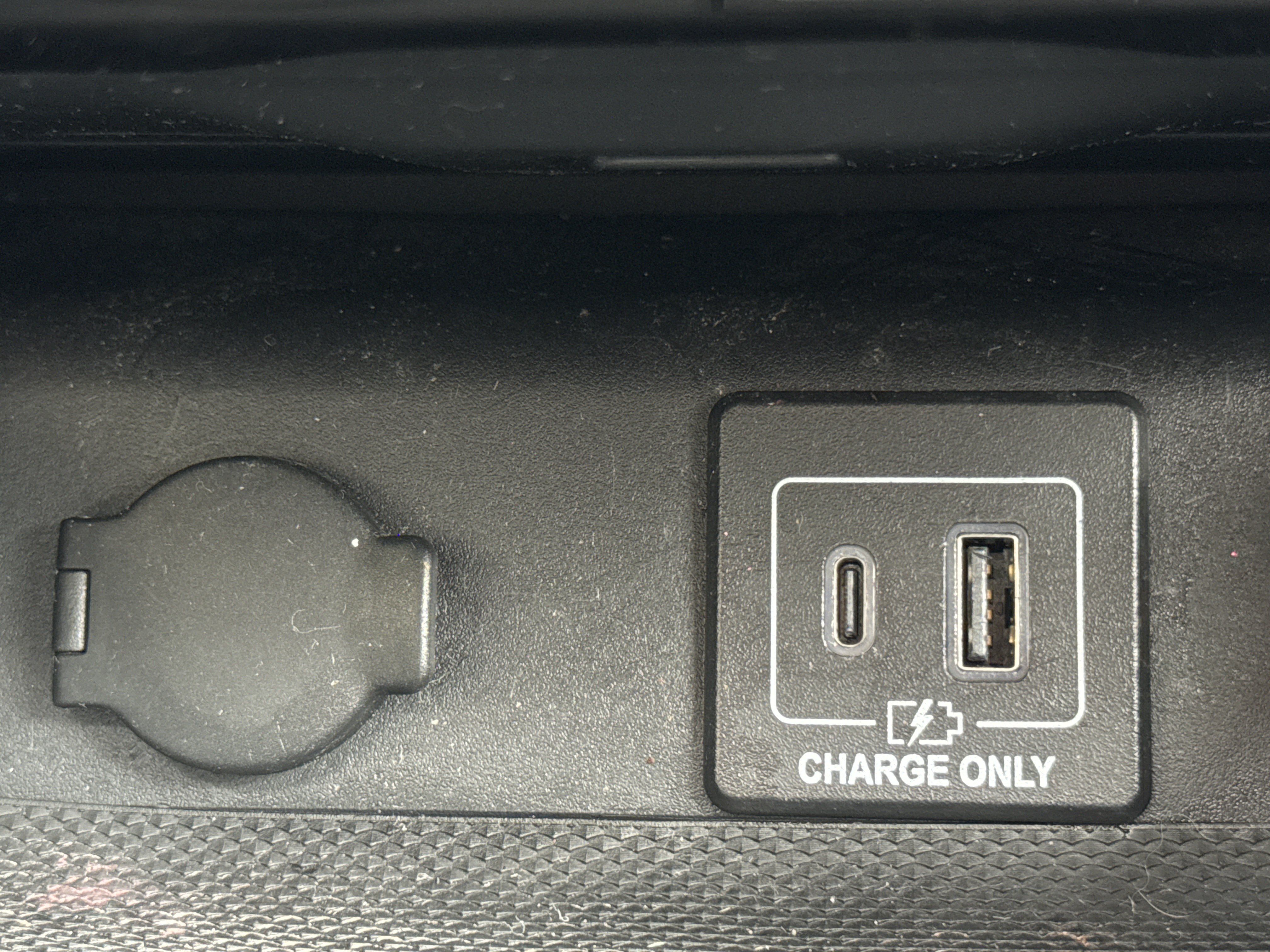 Used 2020 Nissan Pathfinder SL AWD/4WD image 17