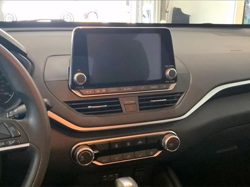 Used 2022 Nissan Altima 2.5 SV image 6