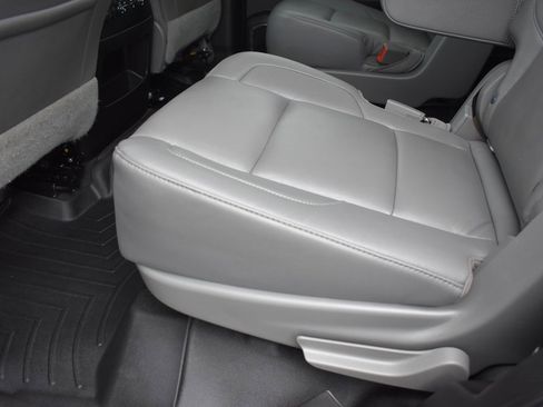 Used 2020 Chevrolet Tahoe LT w/ Luxury Package image 9